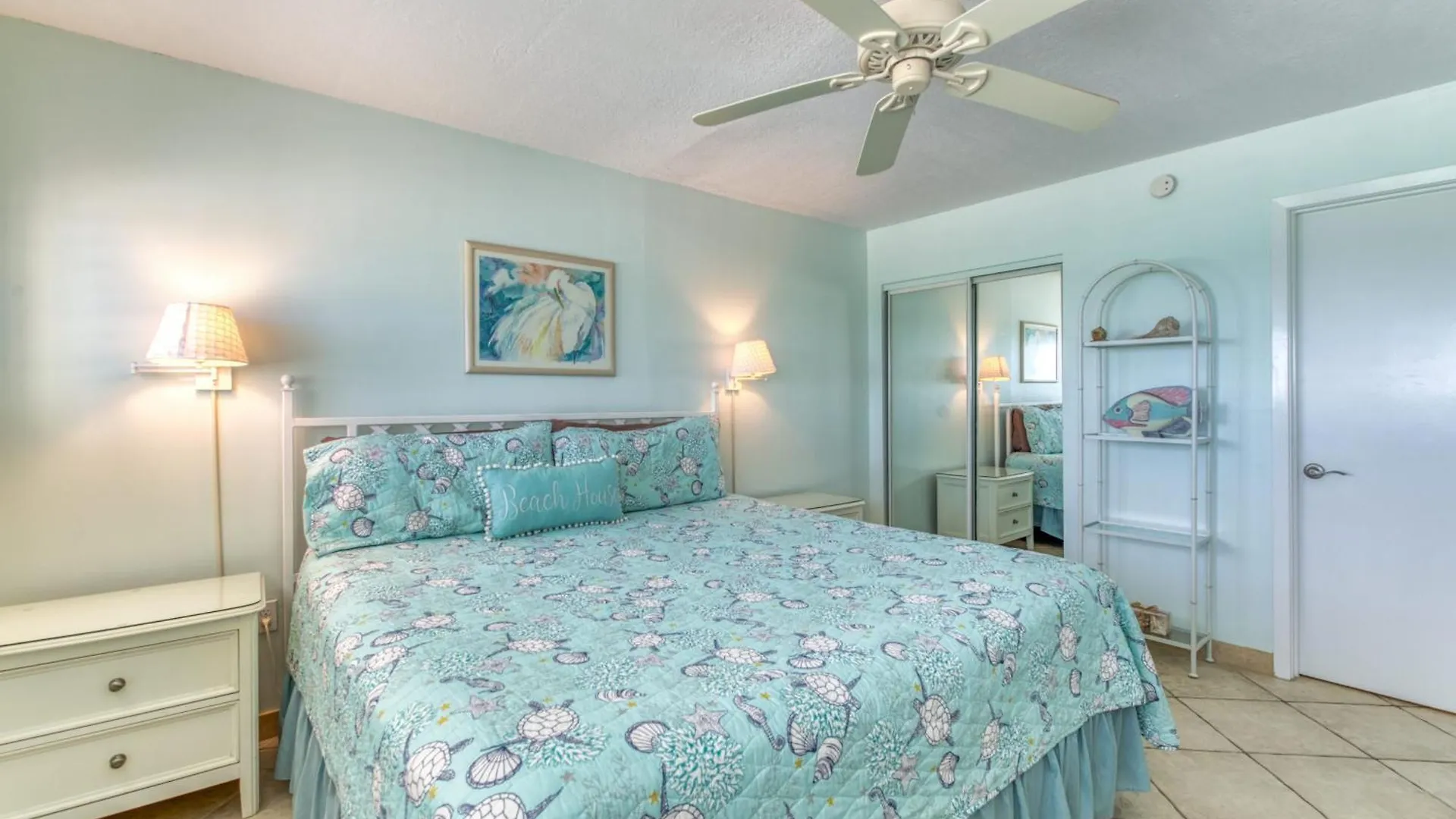Beach House Condominiums B405 - Beachfront With Pool, Wifi, & Beach Service Destin Apartment