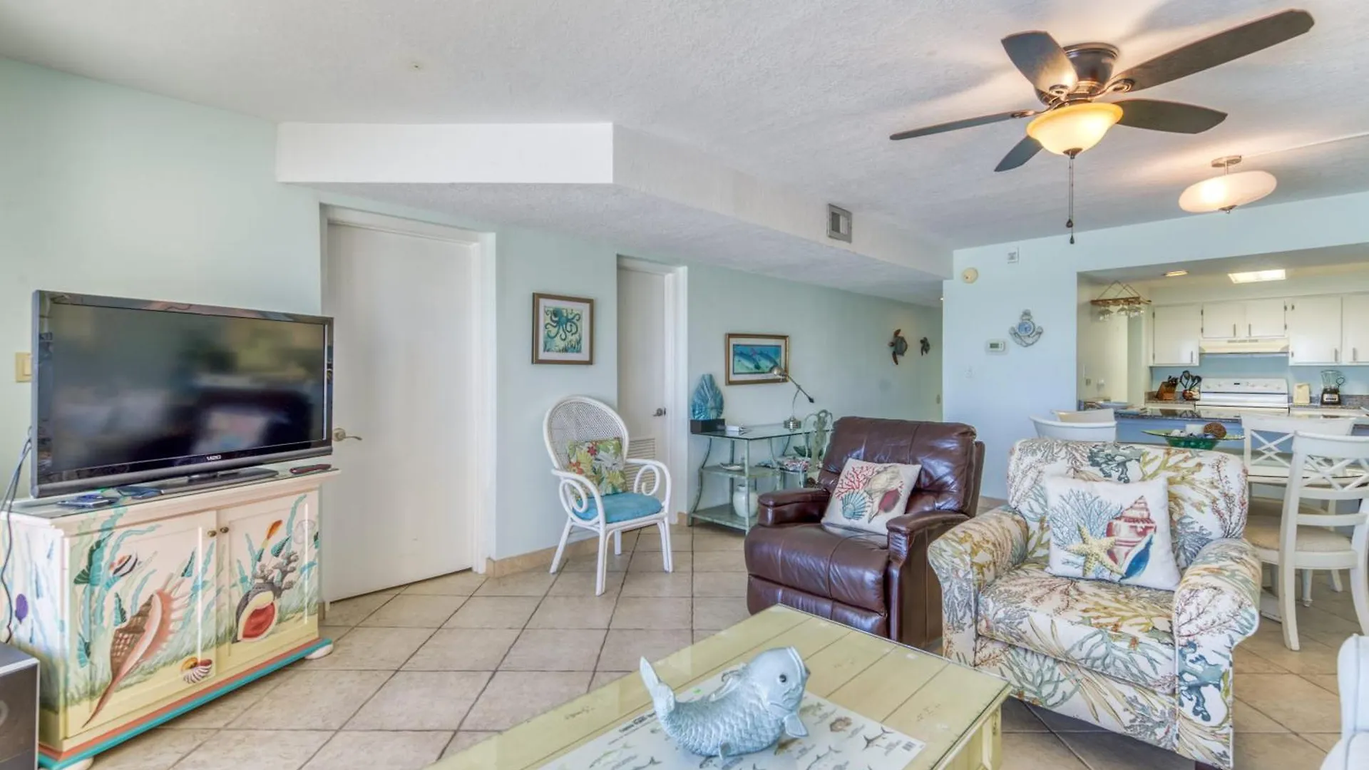 Apartment Beach House Condominiums B405 - Beachfront With Pool, Wifi, & Beach Service Destin United States