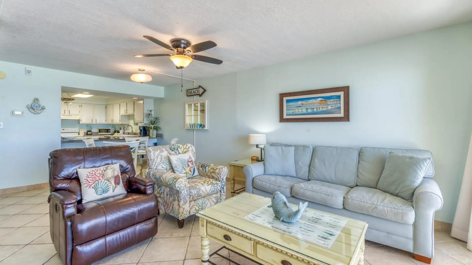 Apartment Beach House Condominiums B405 - Beachfront With Pool, Wifi, & Beach Service Destin