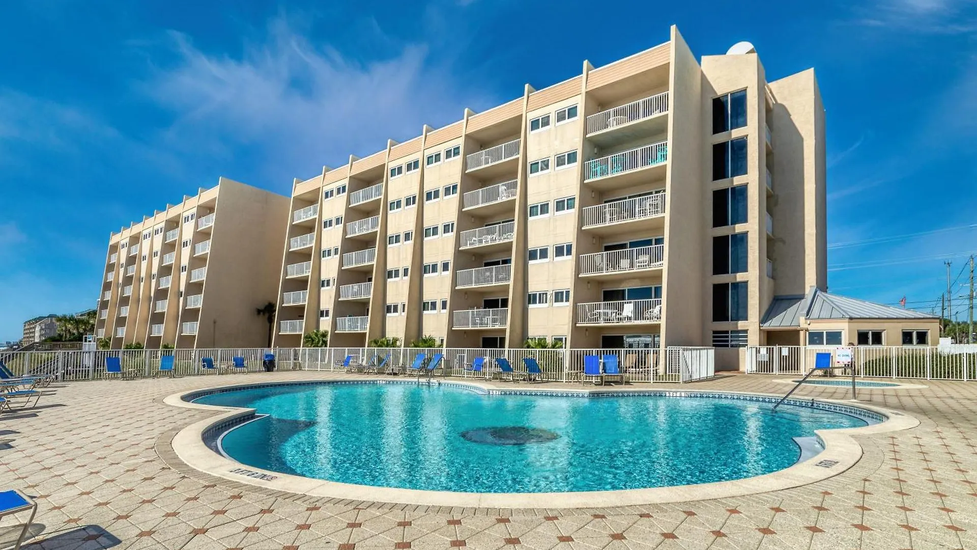 Beach House Condominiums B405 - Beachfront With Pool, Wifi, & Beach Service Destin United States
